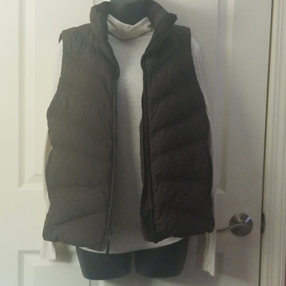 Sold***in LL. Bean puffer vest - Picture 2 of 4